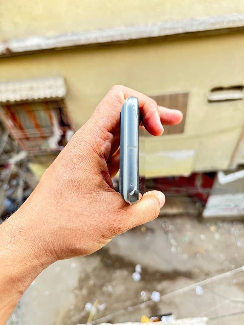 Google Pixel 8 5