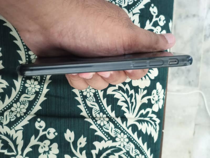 Apple iPhone 8 4