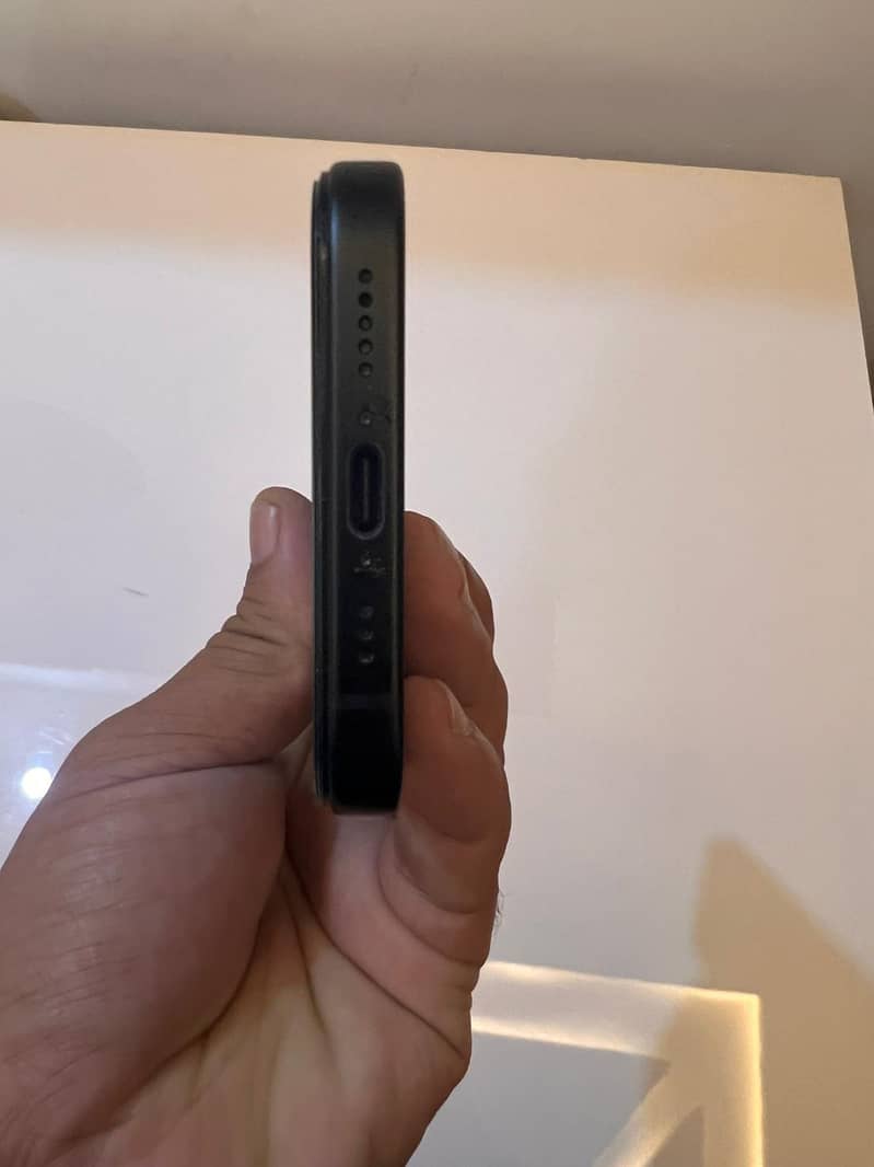 Apple iPhone 15 3