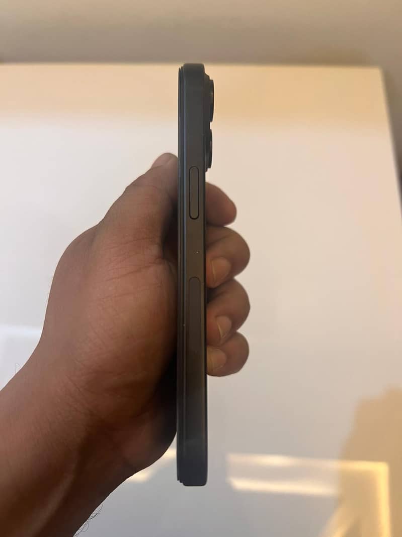 Apple iPhone 15 4