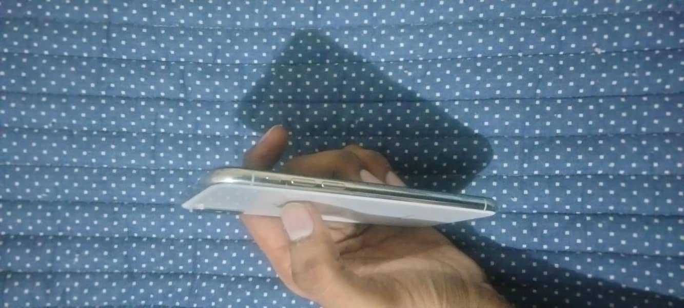 Apple iPhone X 2