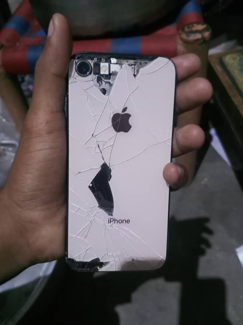 Apple iPhone 8 3