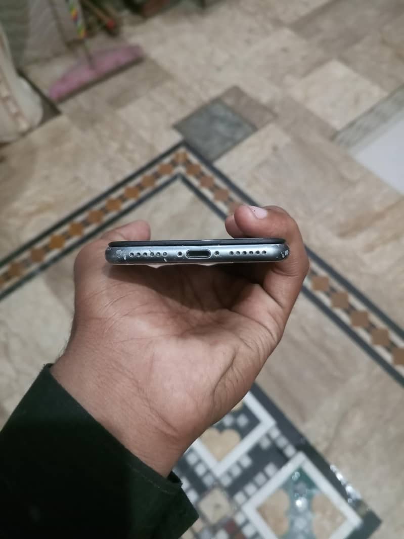 Apple iPhone 8 7