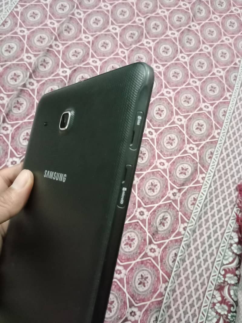 Samsung Galaxy Tab E 1