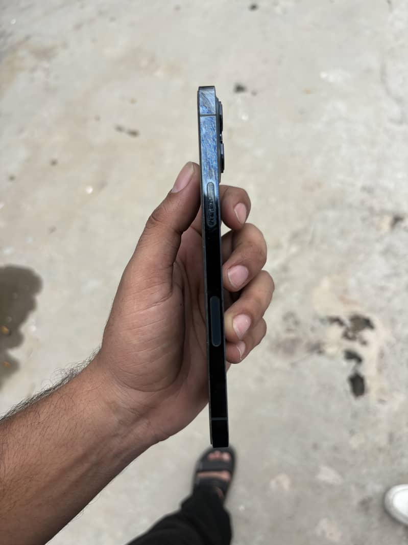 Apple iPhone 12 Pro Max 4