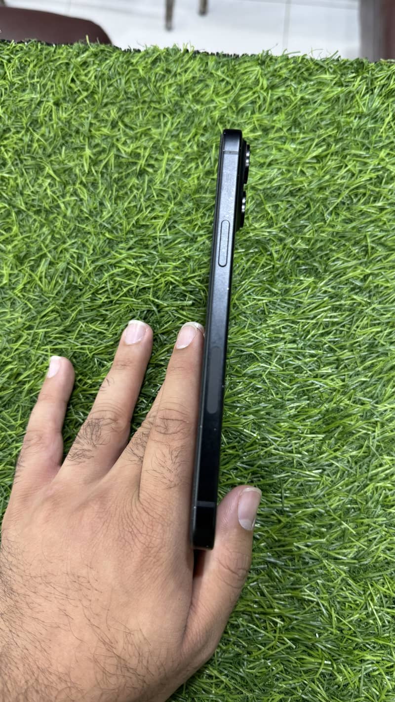 Apple iPhone 15 plus 2