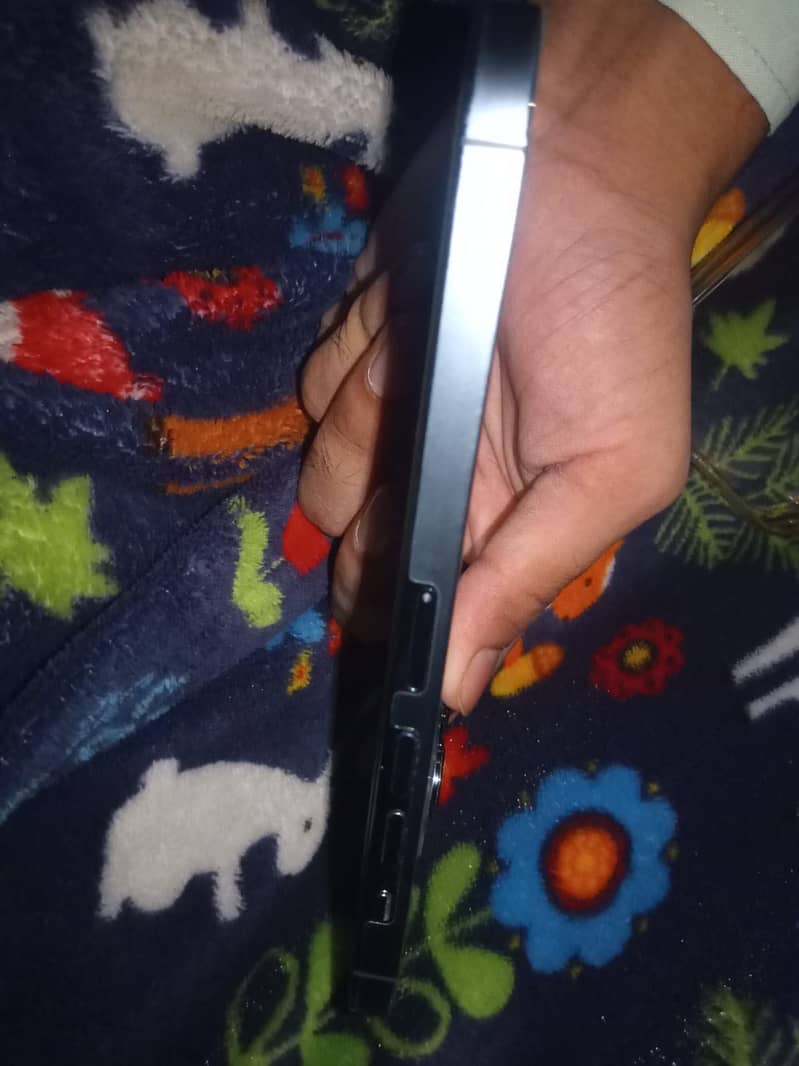 Apple iPhone 13 Pro Max 4