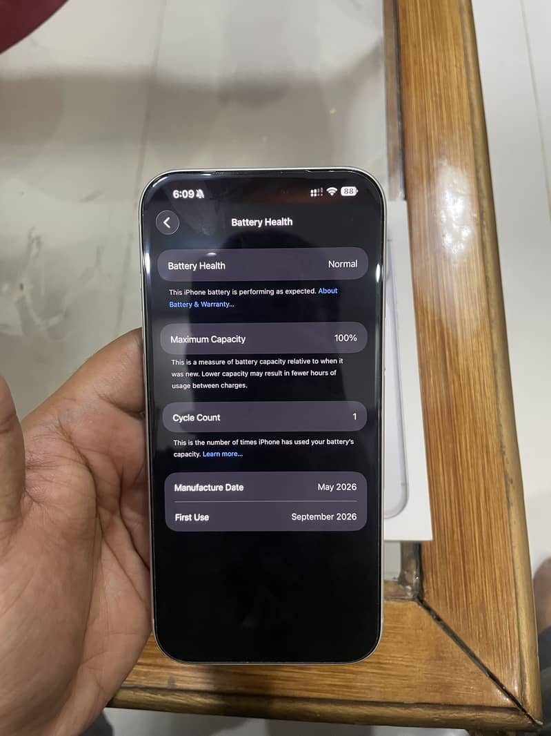 Apple iPhone 17 Pro Max 3