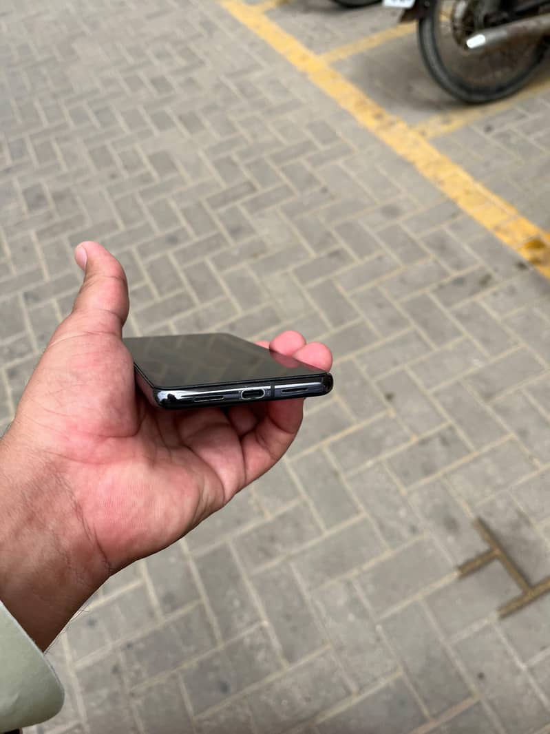 Google Pixel 8 Pro 2