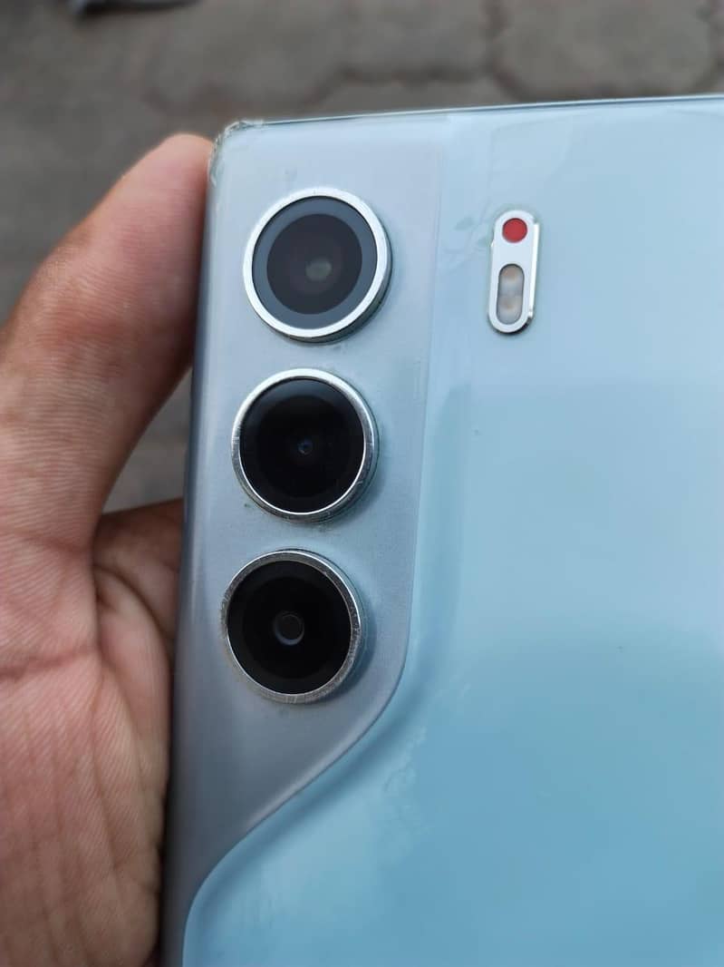 Tecno CAMON 40 Pro 2