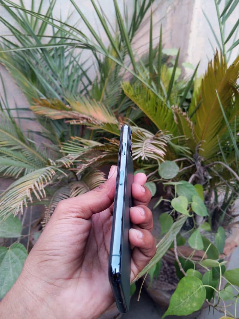 Apple iPhone 11 Pro Max 3