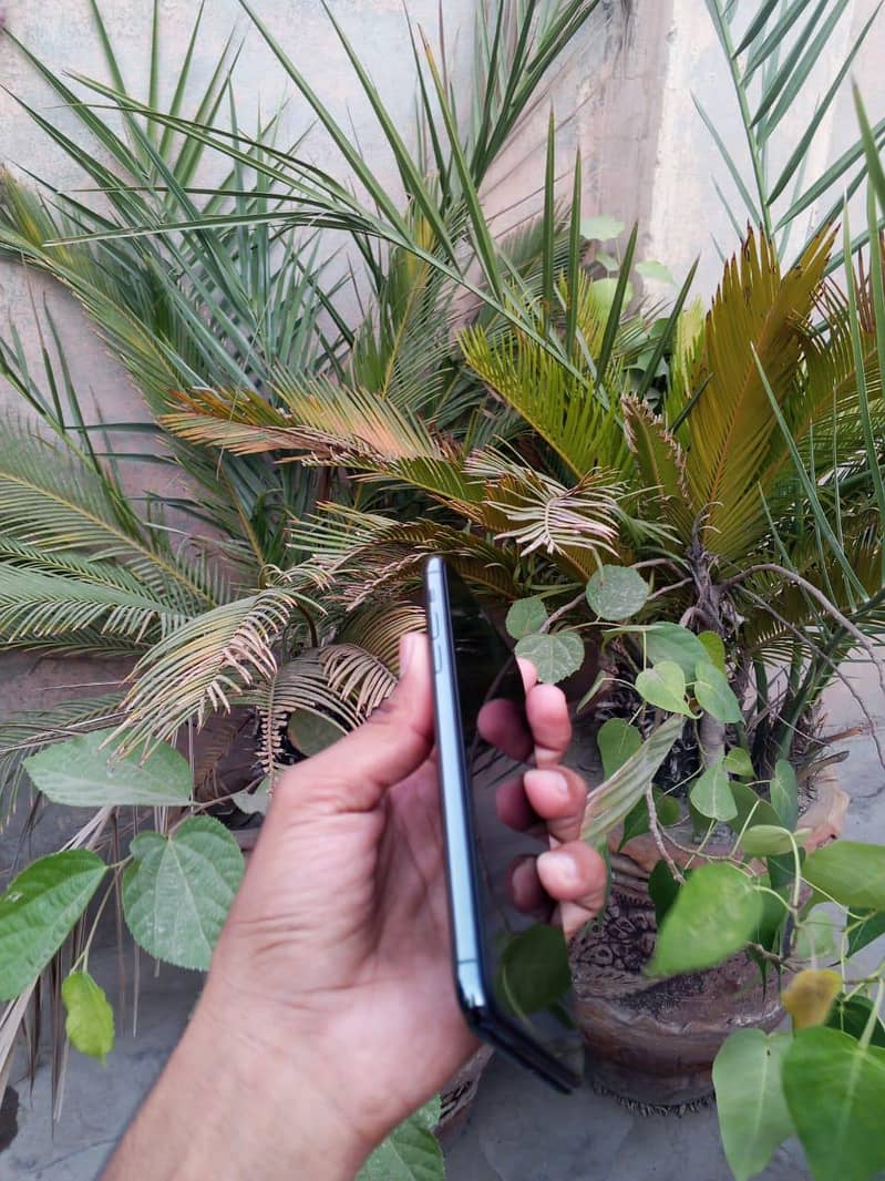 Apple iPhone 11 Pro Max 5
