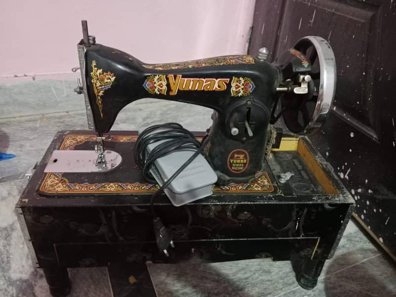 sewing machine 4
