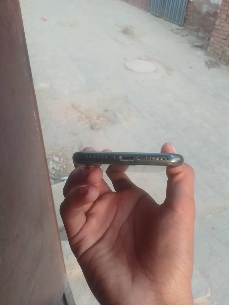 Apple iPhone 7 3