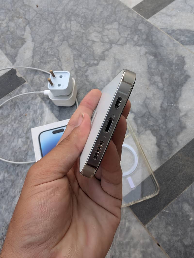 Apple iPhone 14 Pro 2