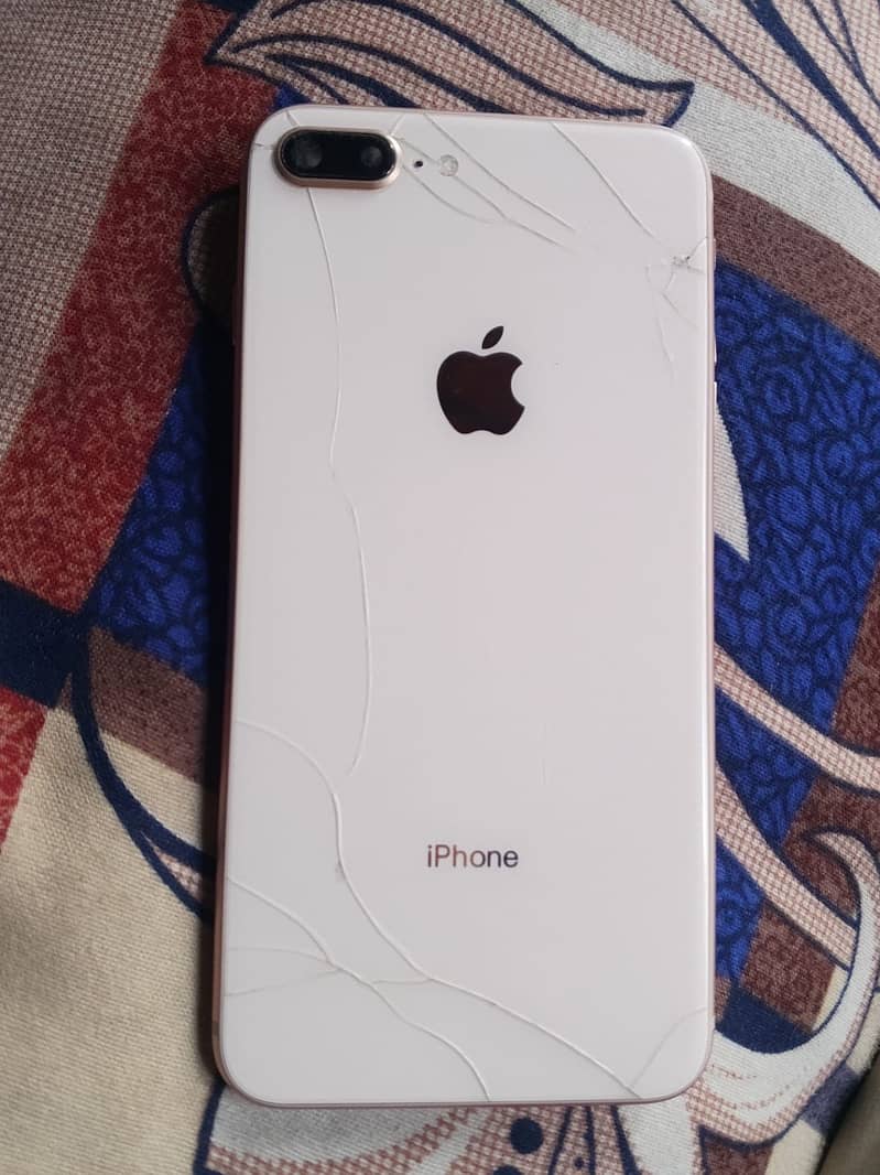 iPhone 8 Plus 1
