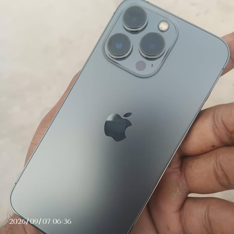 Apple iPhone 13 Pro 2