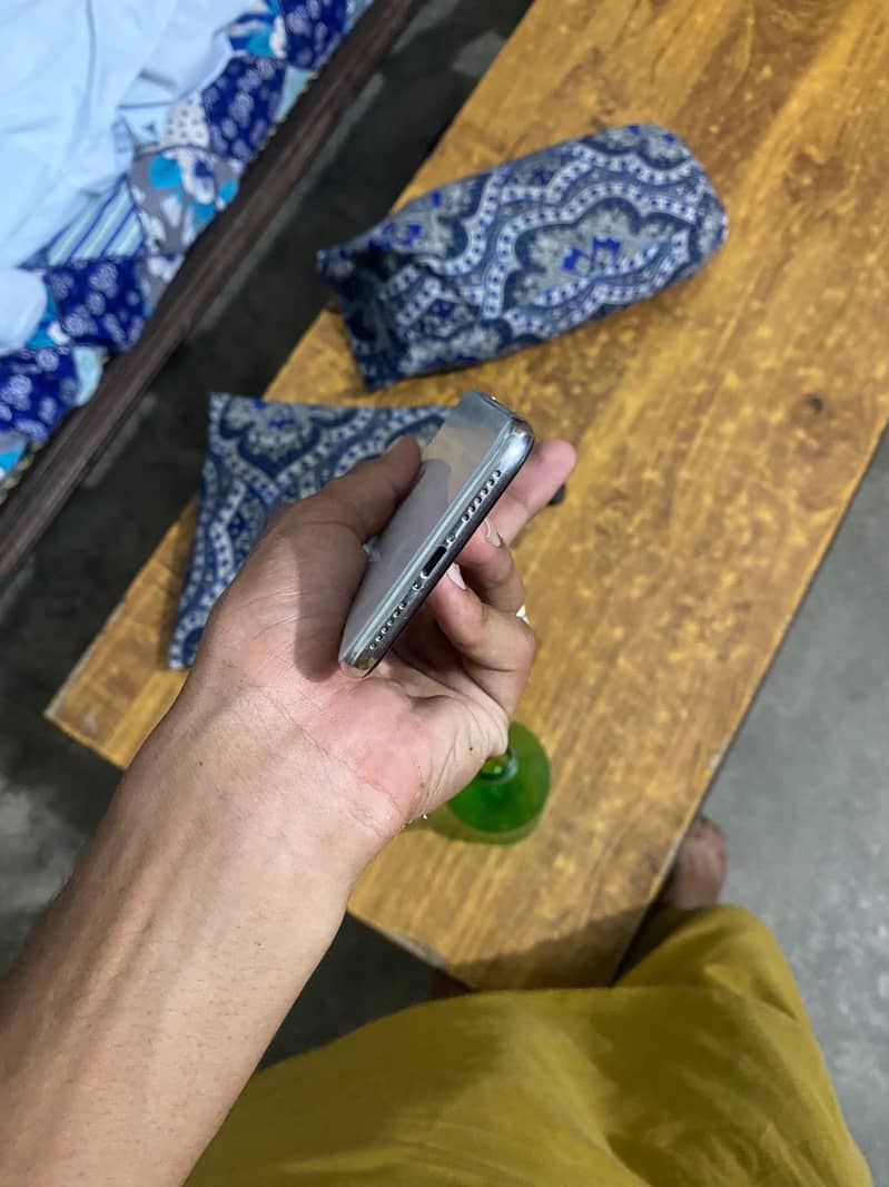 Apple iPhone X 6