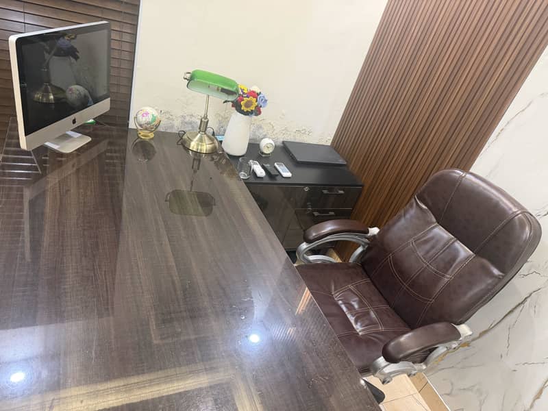 Executive Office Table with side Table 2