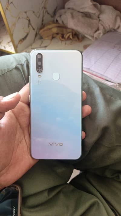 Vivo Y17