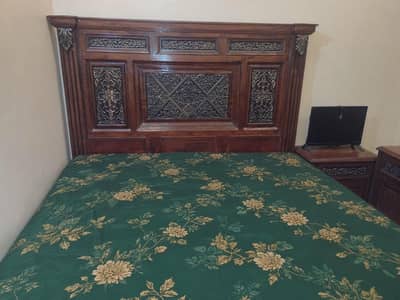 Lightly Used Furniture Set — Sheesham Chiniot Wood | For Sale