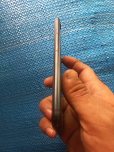 Apple iPhone 7