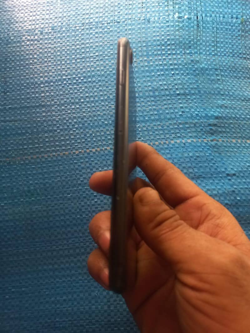 Apple iPhone 7 1