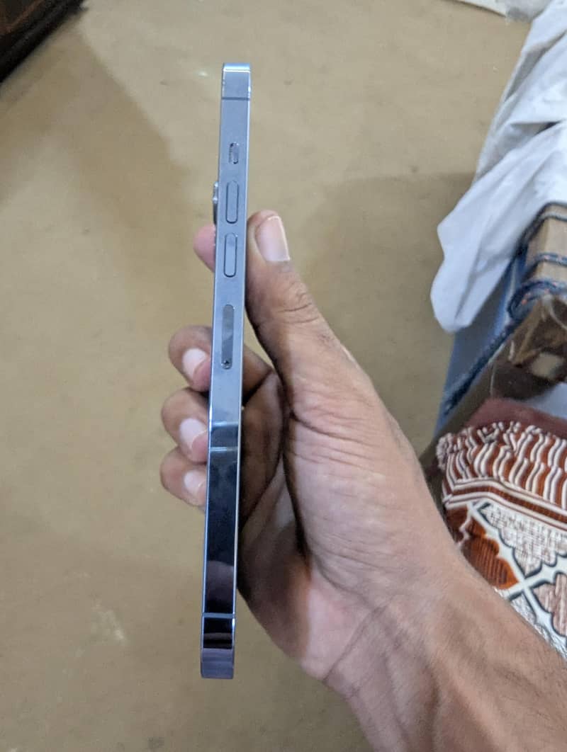 Apple iPhone 13 Pro Max 4