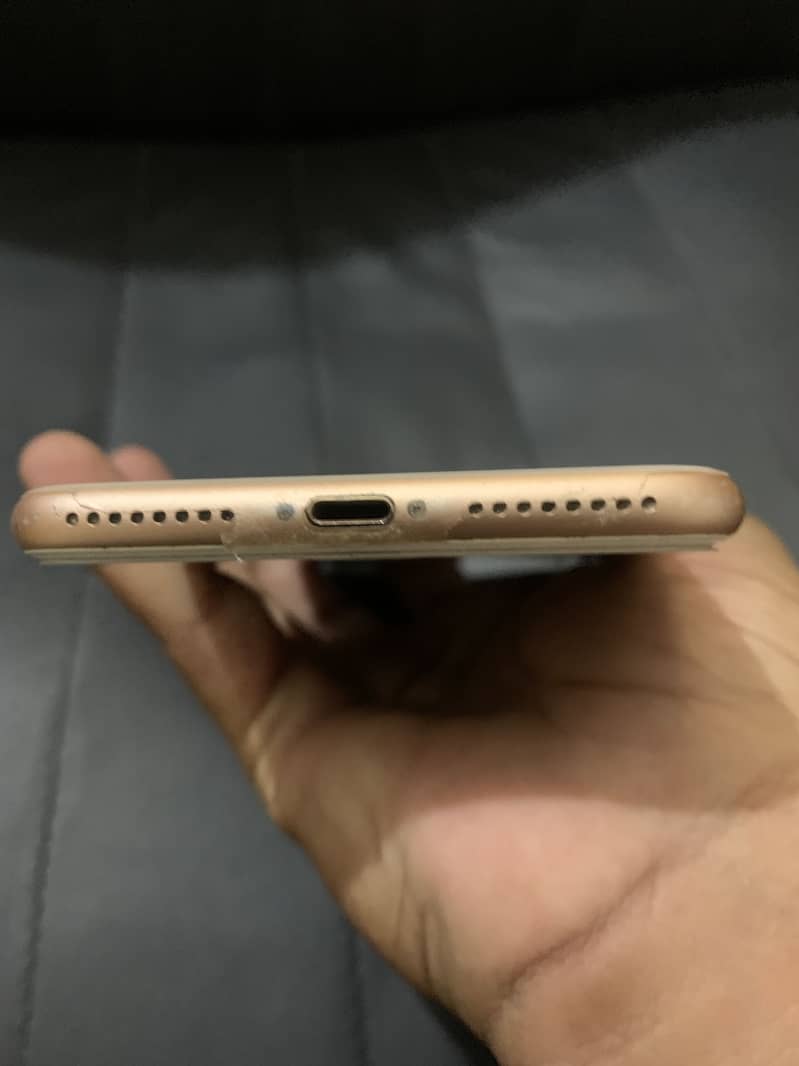 Apple iPhone 8 Plus 1