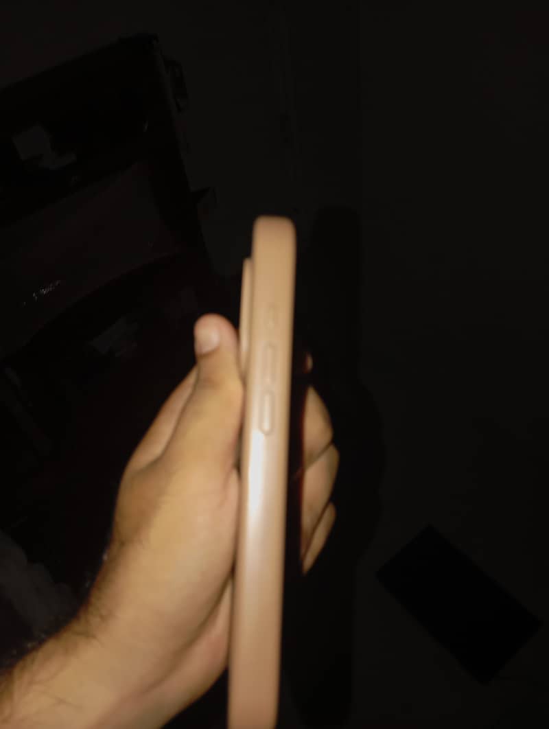 Apple iPhone 16 Pro 1