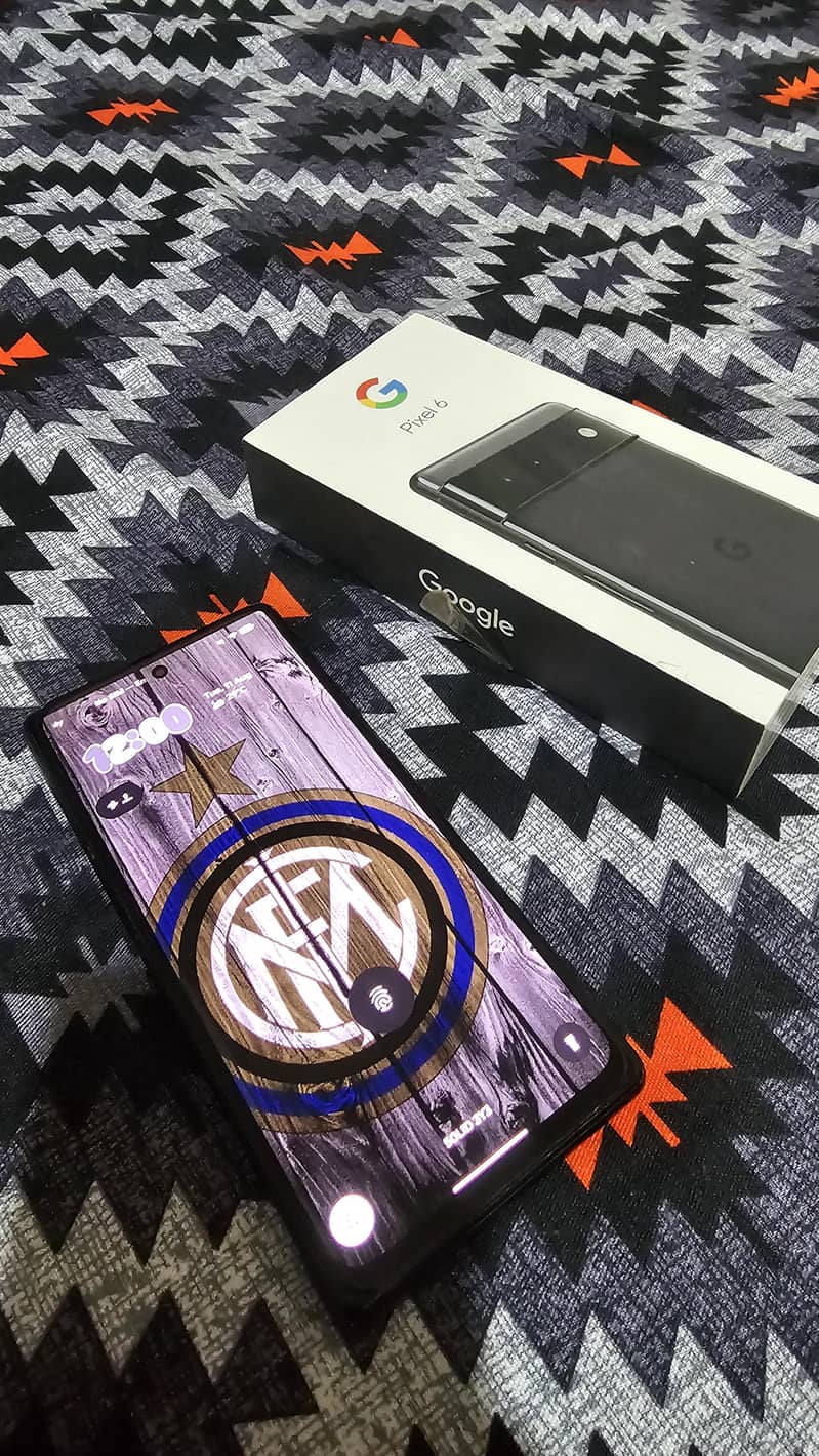 Google Pixel 6 with box 2