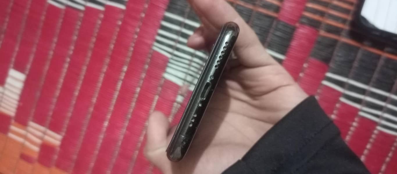 Apple iPhone XS 3