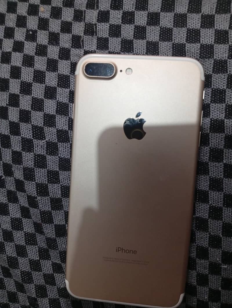 Apple iPhone 7 Plus 1