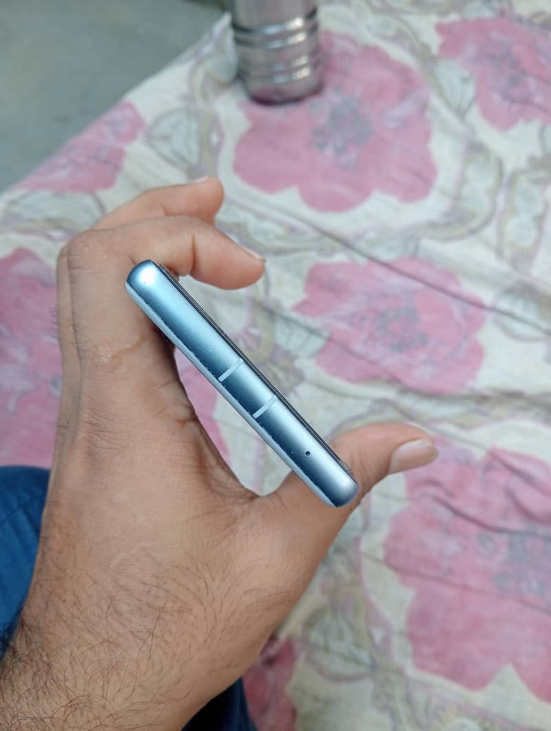 Google Pixel 7a 2