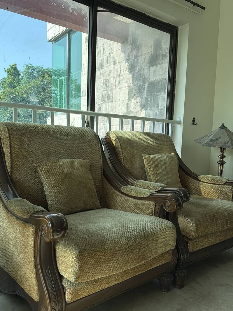Sofa set 0