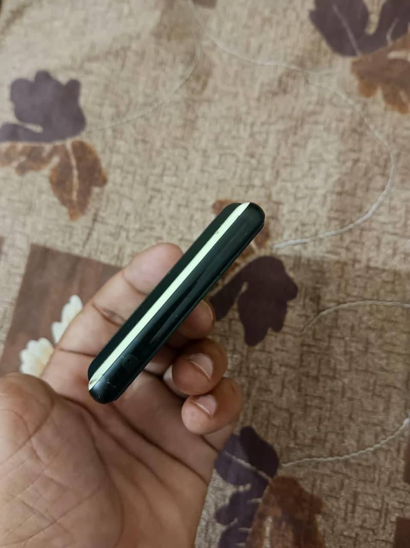 Google Pixel 6 4