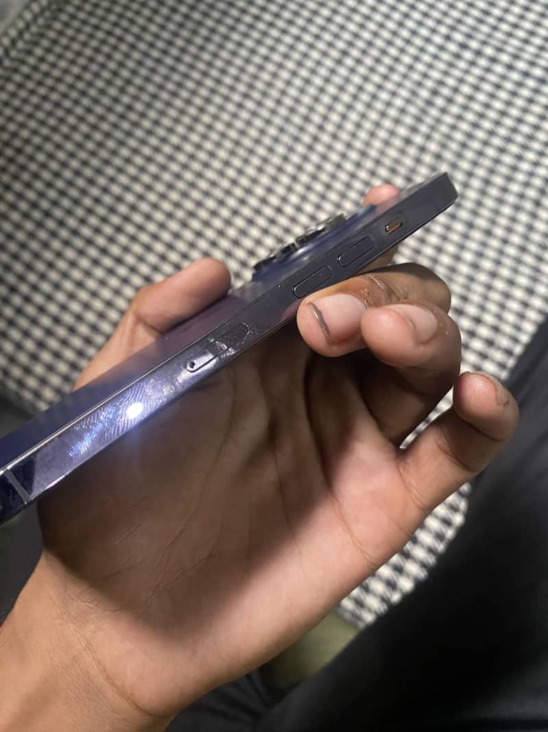 Apple iPhone 14 Pro 2