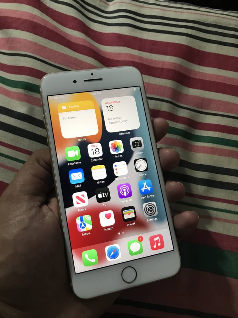 Apple iPhone 7 Plus 1