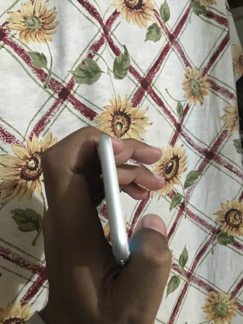 Apple iPhone 7 Plus 4