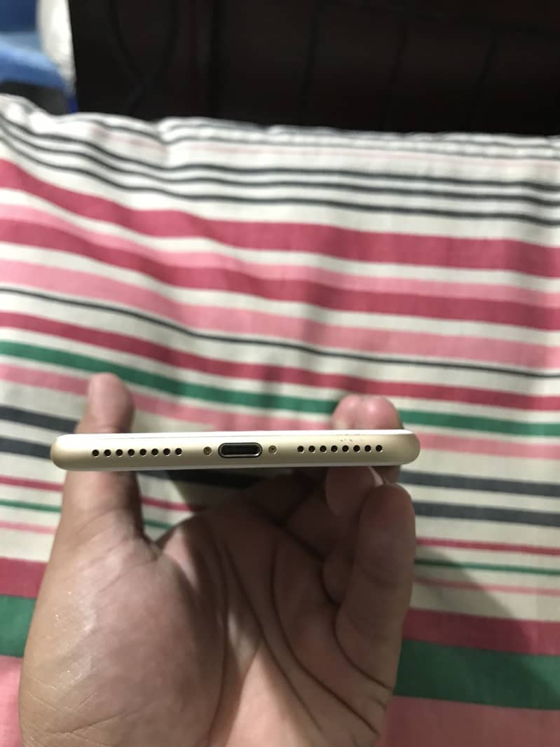 Apple iPhone 7 Plus 8