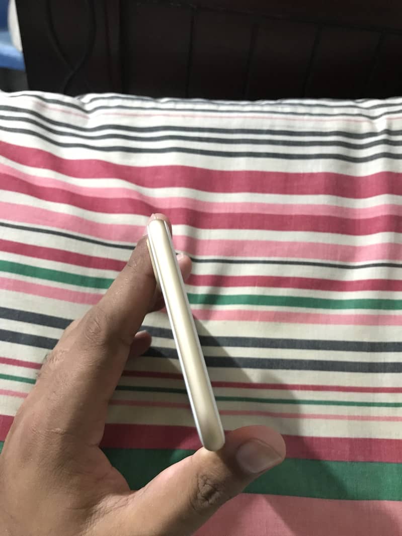Apple iPhone 7 Plus 9