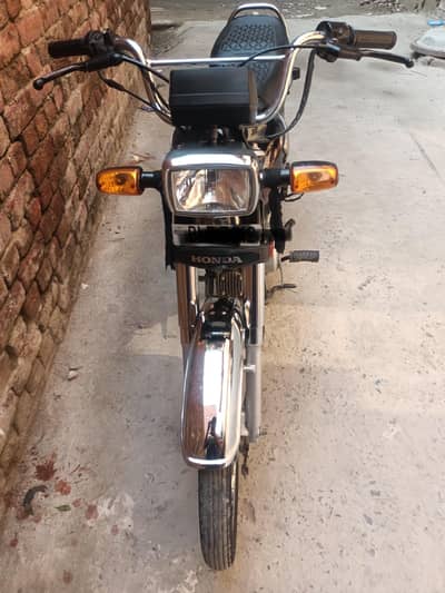 Honda 70cc far sale good condition