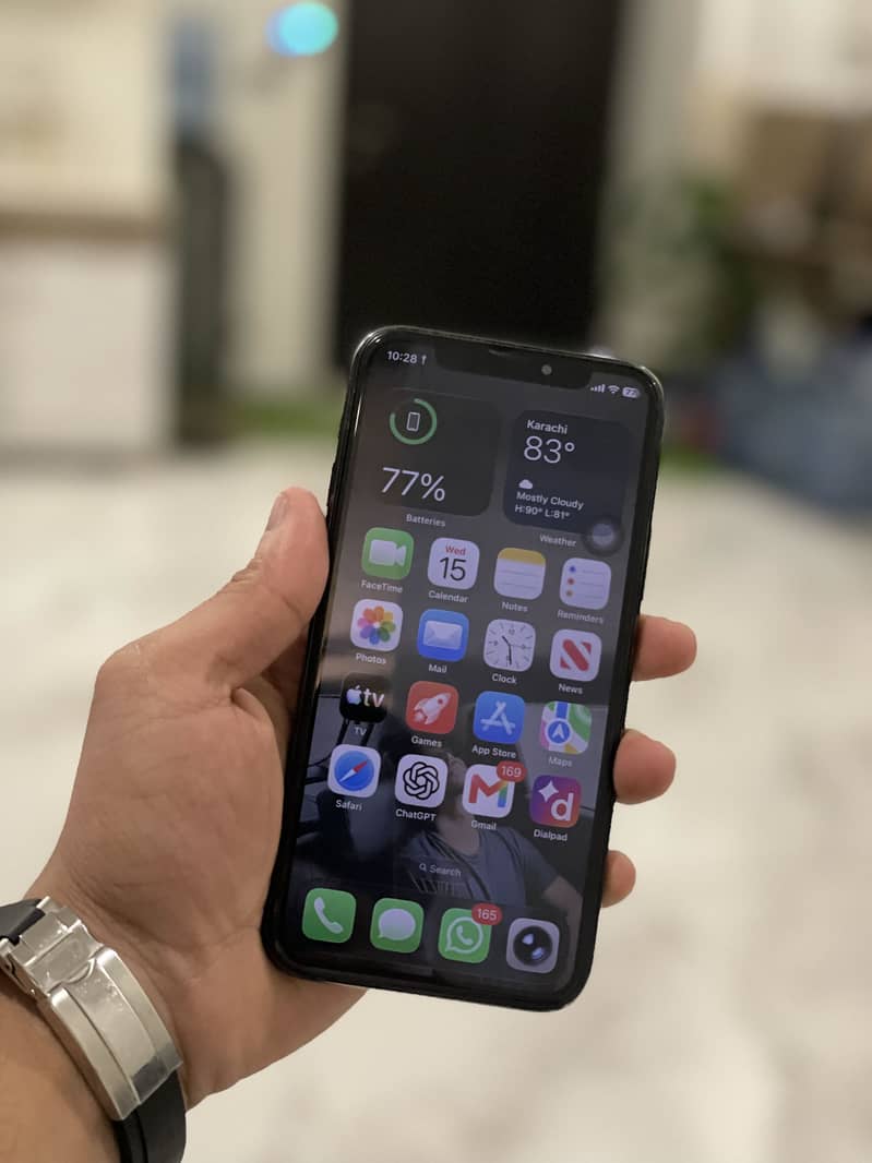 Apple iPhone 11 Pro 4