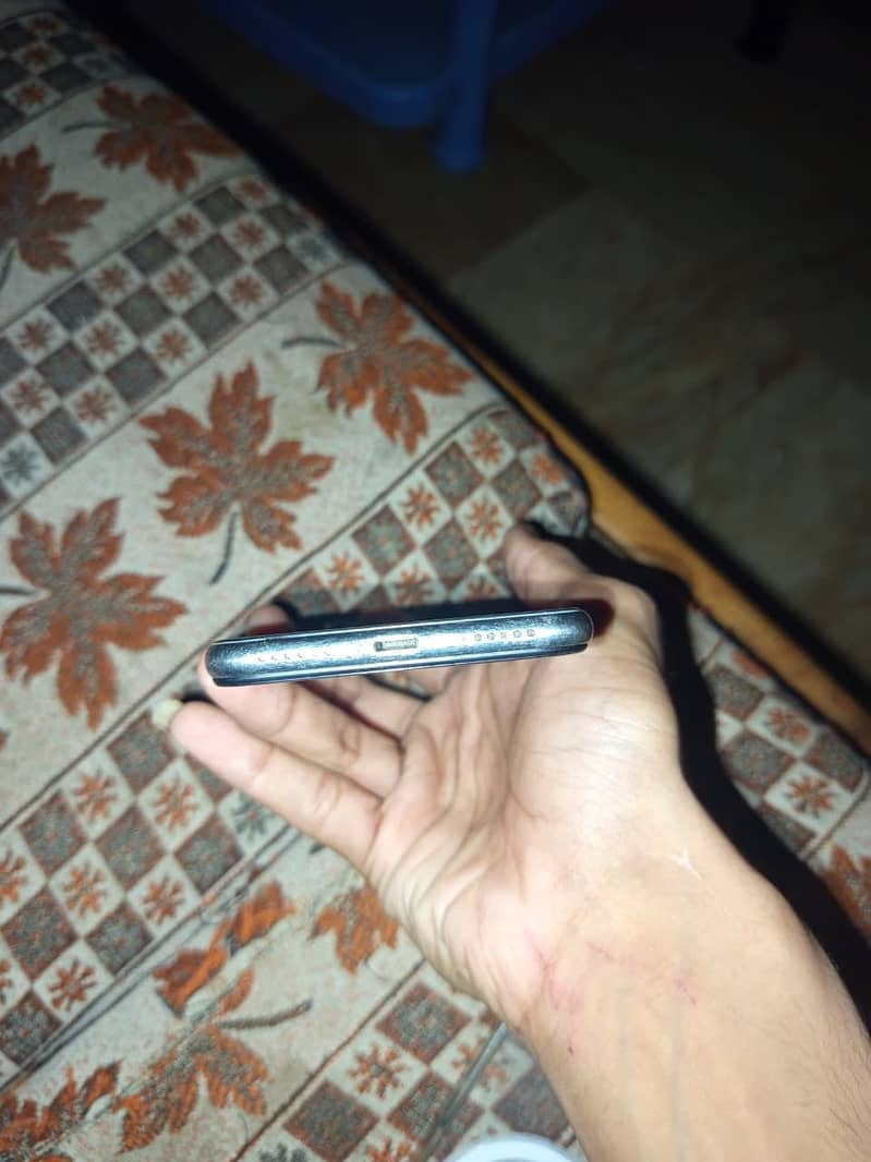 Apple iPhone X 4