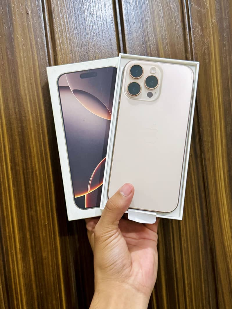 Apple iPhone 16 Pro Max 0