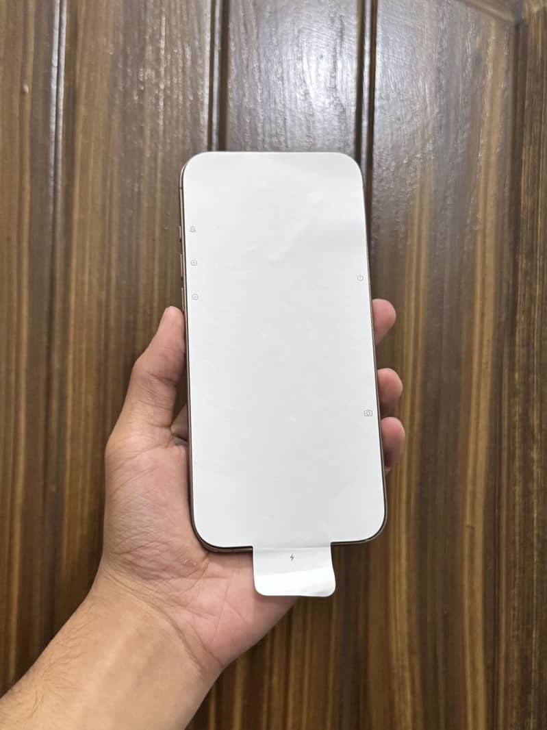 Apple iPhone 16 Pro Max 7