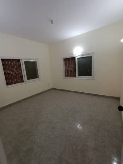 240yd 1st floor Marbel , musiqe 3 bed attached Corner Blk 1 , near quba masjid 90k *Code(16706)*