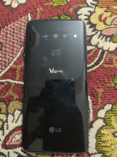LG V40 ThinQ