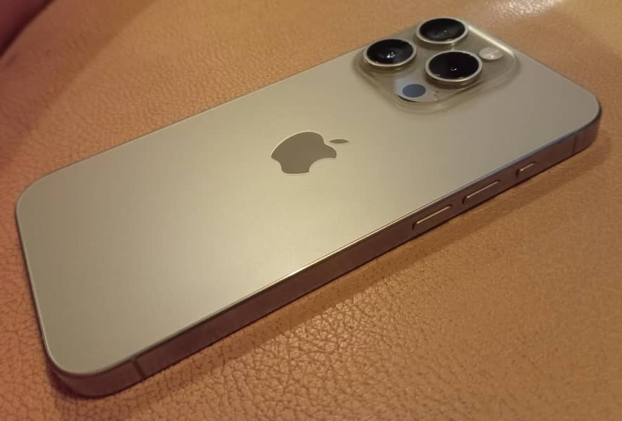 Apple iPhone 15 Pro 1