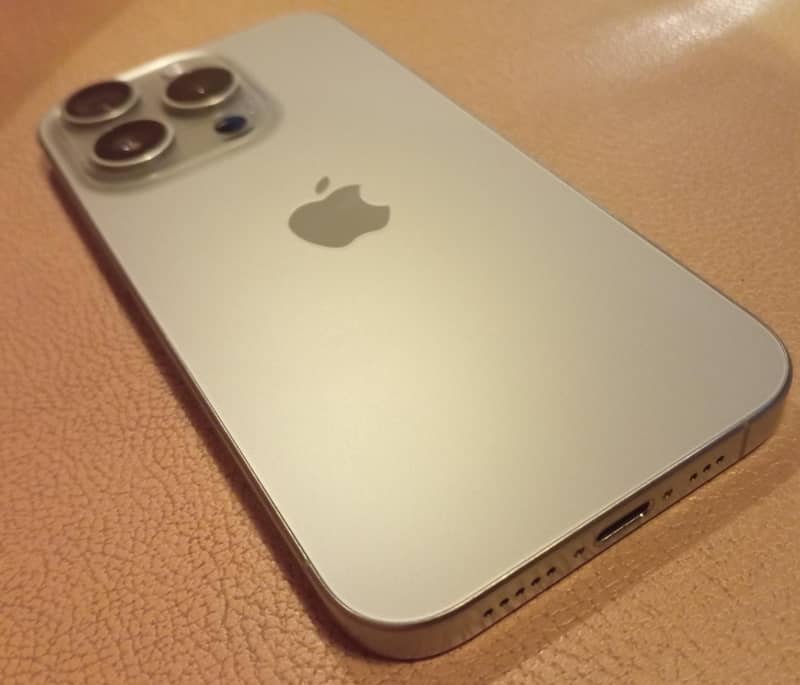 Apple iPhone 15 Pro 5